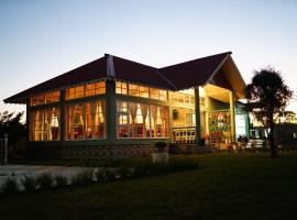 Jai Ganesha Resort: Chālsa Mahābāri şehrinde bir otel