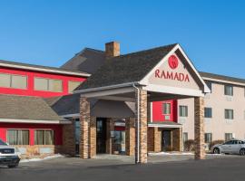 Ramada by Wyndham Platte City KCI Airport, hotel di Platte City