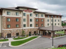 Hawthorn Suites by Wyndham Wheeling at The Highlands, hotelli kohteessa Triadelphia