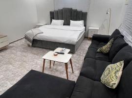A quiet studio with a neat design استديو انيق وهادي, Hotel in AR Rummanah