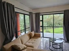 Chic 2BR Golf Estate Retreat Apartment