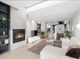 Stunning Converted Warehouse in Carlton North