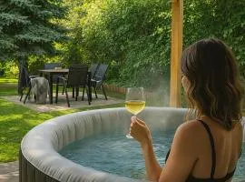 Play and Relax in Lake-Parkside Cozy Family Retreat - Jegenye Cottage