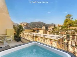 Suite Level 8, Terre Marine