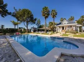 Private Pool Paradise by Fidalsa