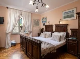 Antaeus Old Town Residence