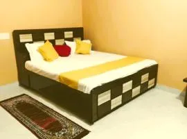 !!Hotel NMO Near Shree Ramjanam Bhumi Temple 1KM!!