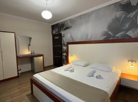 Mesdheu ApartHotel, hotel in Durrës