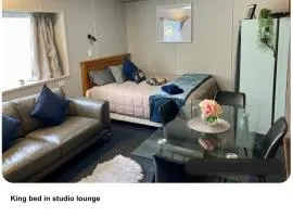 Guest Wing - Family friendly Spa & Games Room