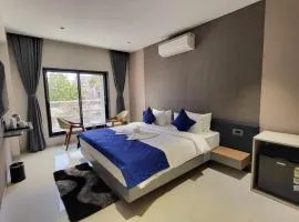 The Blues Hotel Golden Glory, Rajkot