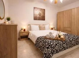 Seafront Maisonette Ocean Views & Terrace