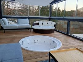 Eifelloft&Spa, hotel u gradu Adenau