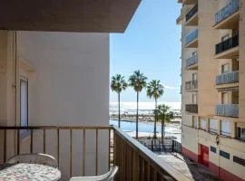 AT129 Apartamento en primera línea de la playa