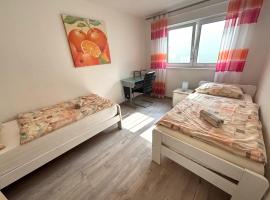 Gemütliche Unterkunft im Untergeschoss, hotel in Steinmauern