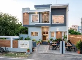 Oasis Fun Villa - Pet Friendly Cafe