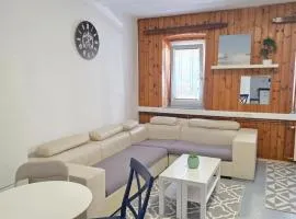 Bright Cozy Apartment - Free Parking