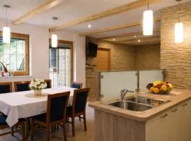 Hiša Lunna - Apartments in a Forest Paradise