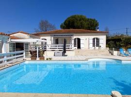 LesFrugères, hotel a Boutiers-Saint-Trojan