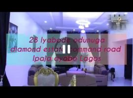 3 bedroom Service apartment, Hotel in Adeleye