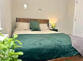 B1 Private Ensuite, Gill Station Comfort room