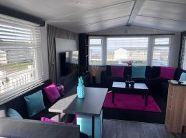 107 Arran View with WiFi, hotelli kohteessa Ayr