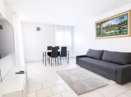 3 Mins to Train Station - Paris & DisneyLand - Cosy Wiener