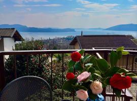 Casa Camelia - Lake Maggiore, Verbania, hotel u gradu Verbanija