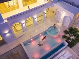 Brown Empire Pool Villa Pattaya