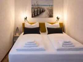 2 Zimmer Wohnung mit Blick auf das Schulschiff Deutschland