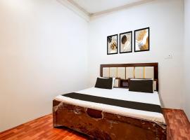 SPOT ON Green valley Hotel Restaurant, hotel di Etāwah