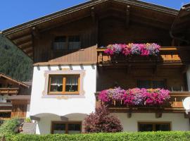 Haus Troger, hotel with parking in Milders