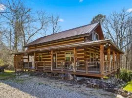 Caney Creek Retreat with Hot Tub