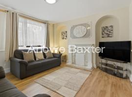 Spacious 3BR House in Tilbury, Driveway and Garden, hotel v destinaci Tilbury