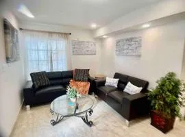 La Casita Apt ! Near Beaches! Only 5 minutes in Car to Clw Beach