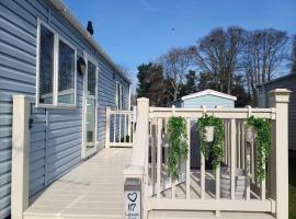 Haggerston Castle sleeps 6 ensuite, Hotel in Beal