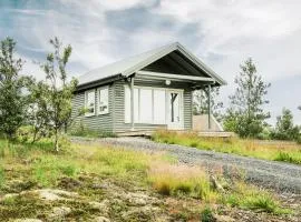 Bright Cabin close to RVK w Hot Tub