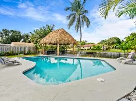 Waterfront Oasis, Heated Pool, MiniGolf, TikiHut