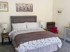 Tranquil Ensuite Room with Garden Views in Drumahoe