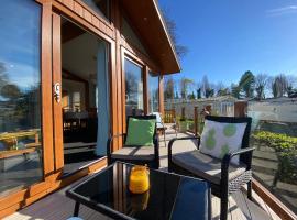 Sunset Lodge, khách sạn ở Poole