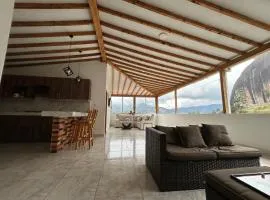 Cómoda casa con espectacular vista a la piedra y embalse