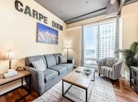 2 Full Beds, Rogers Place Downtown Central, Memorable 1 Bedroom Condo
