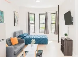 610 Large Studio Downtown with Pool Table