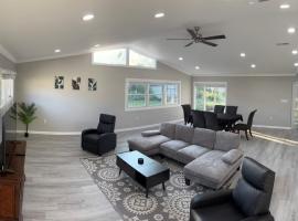 Quiet Stay for Travel Nurses & Grad Students - New Renovation، فندق في نيوارك