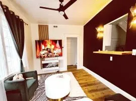 Downtown Cincinnati WhisperAlley with Spa HotTub