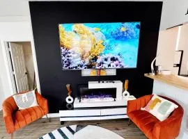 Luxury Hot Tub GEM at Cincinnati Downtown and Newport City Center