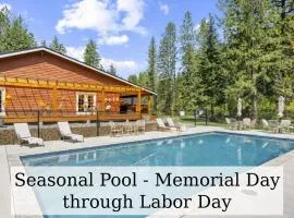 River Road Lodge by NW Comfy Cabins