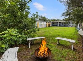Roskell Retreat Pet Friendly 5 Mins Walk to Beach, hotel v mestu Callala Beach