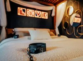 L'Eure de Luxure Loveroom Suite in Normandy