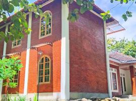 Amini Guest House, hotel di Jatiayu