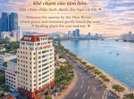 T 26 Hotel - City center, peaceful by the Han River, beautiful river view, hotell i Da Nang